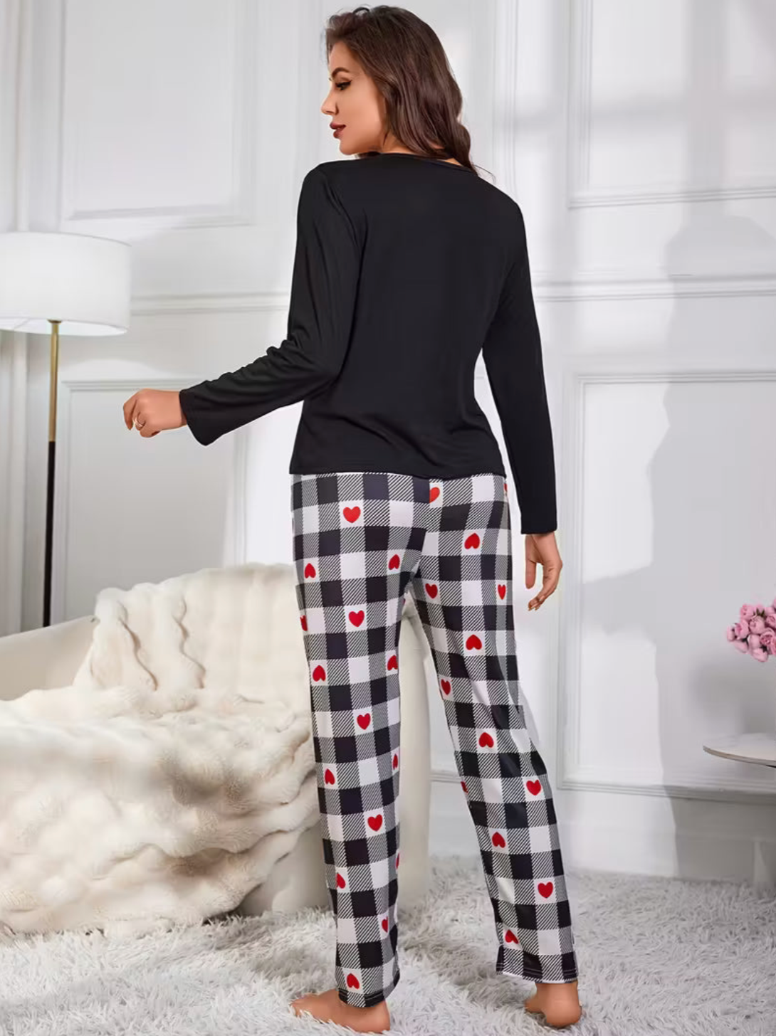 Piżamka damska czarno-biała w kratę z czerwonymi sercami